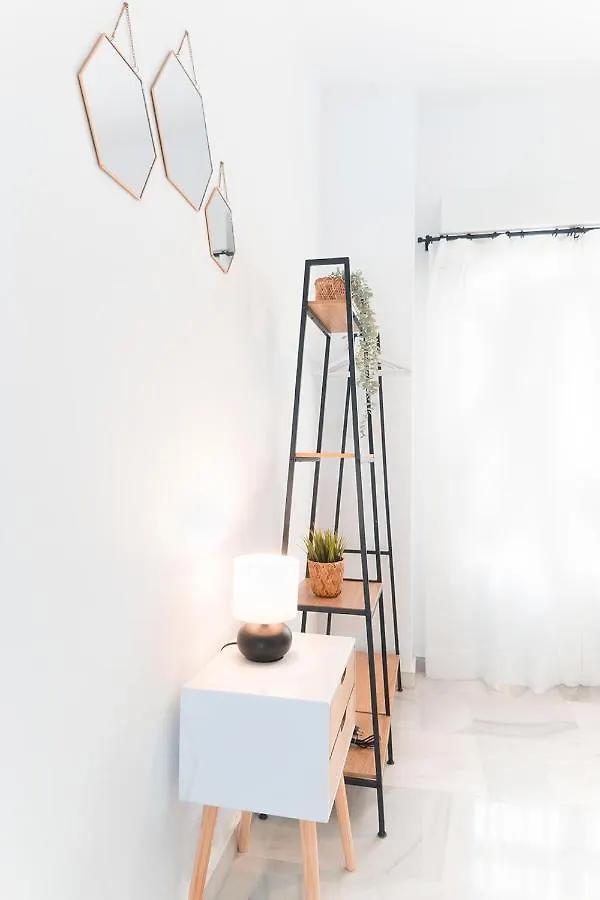 Downtown Apartment 3 Bedrooms 2 Bathrooms Wifi セビリア